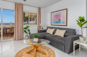Coastal escape/Family-Friendly 2-BR with seaview